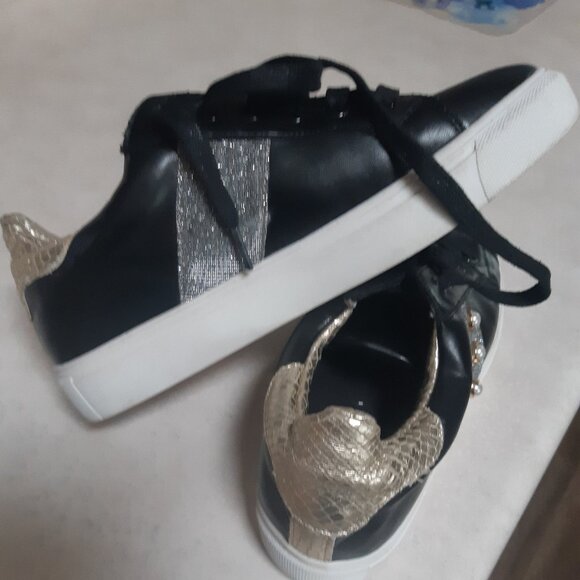 Steve Madden Black Runners (Sneakers) with gold and silver trim Size 8 - Picture 4 of 13